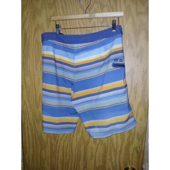 Salty Crew Board Shorts Horizontal Stripes Mens Sz 33x9 Multi Stretch Quick Dry - Picture 4 of 15